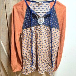 A THML long sleeve multi-media peasant top in a ladie's size small in EUC.